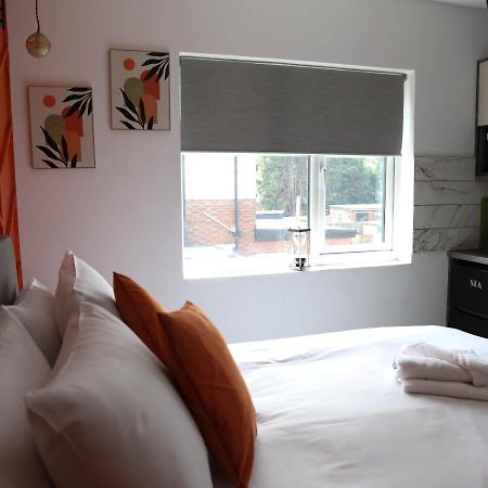 Cb Stays - Private Rooms With Ensuite And Kitchenette In بيتربرو المظهر الخارجي الصورة