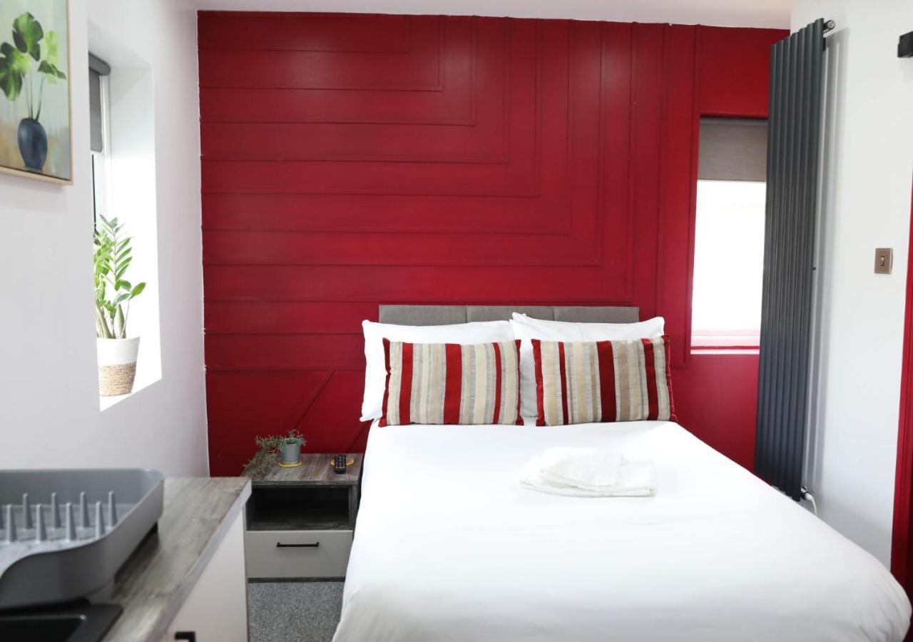 Cb Stays - Private Rooms With Ensuite And Kitchenette In بيتربرو المظهر الخارجي الصورة