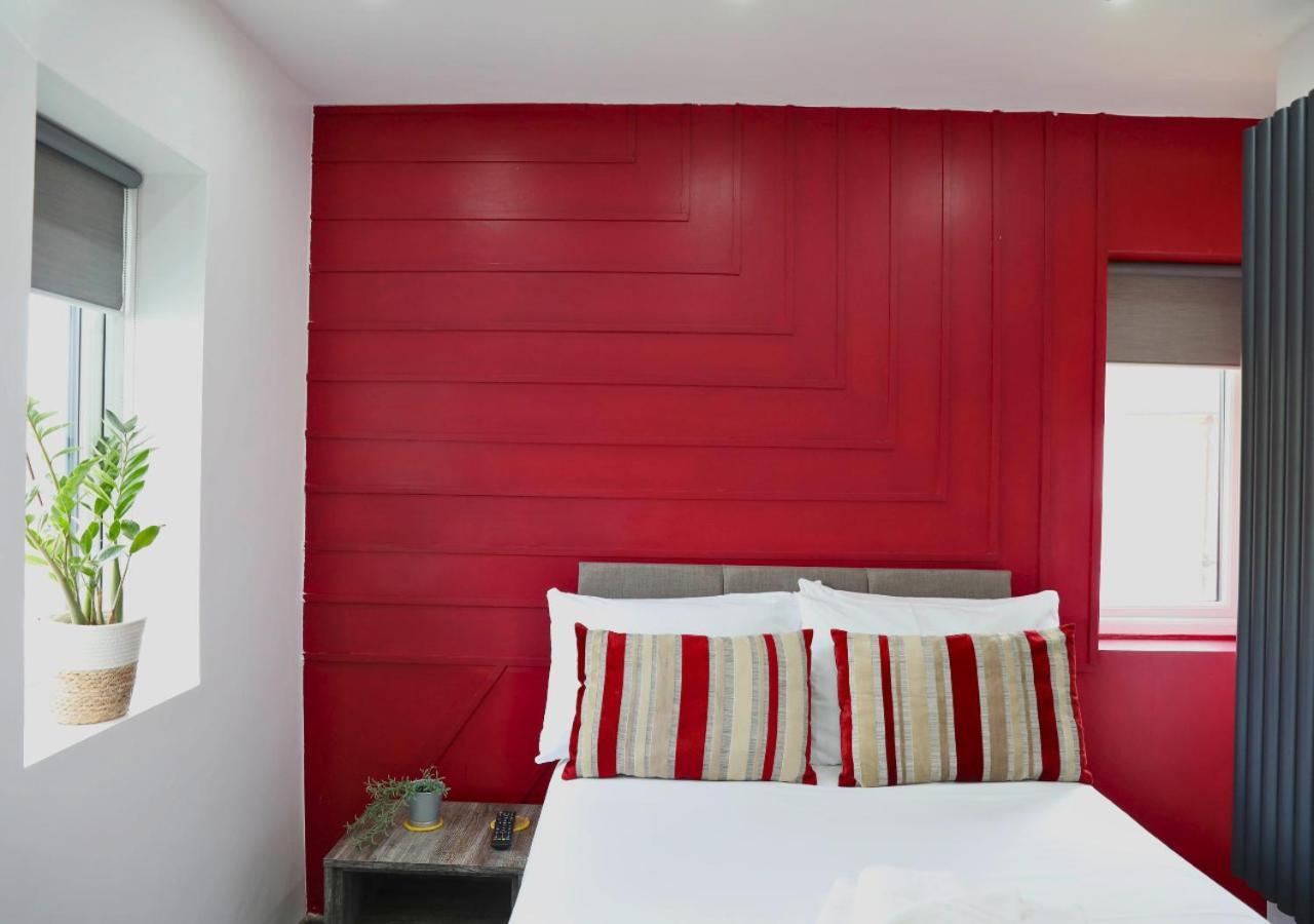 Cb Stays - Private Rooms With Ensuite And Kitchenette In بيتربرو المظهر الخارجي الصورة