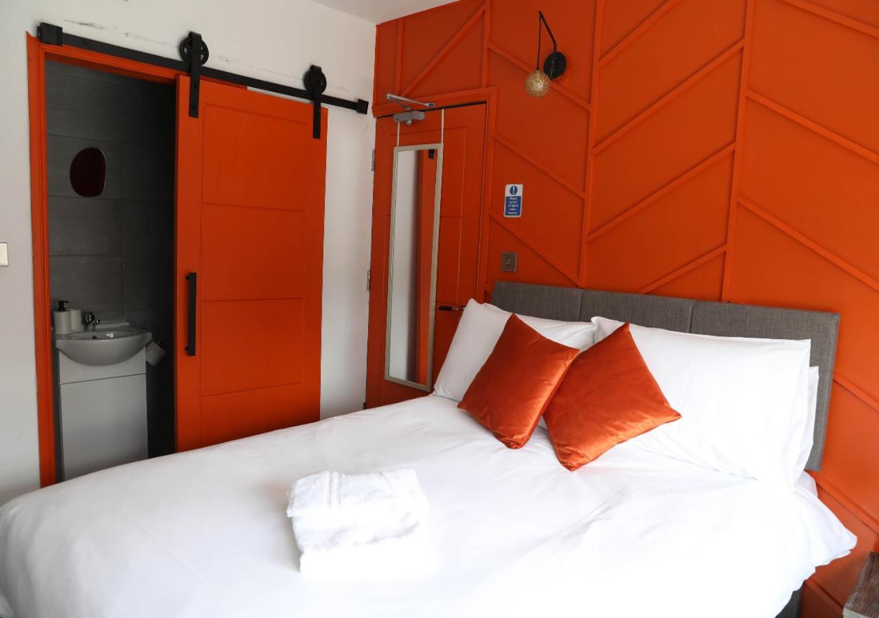 Cb Stays - Private Rooms With Ensuite And Kitchenette In بيتربرو المظهر الخارجي الصورة