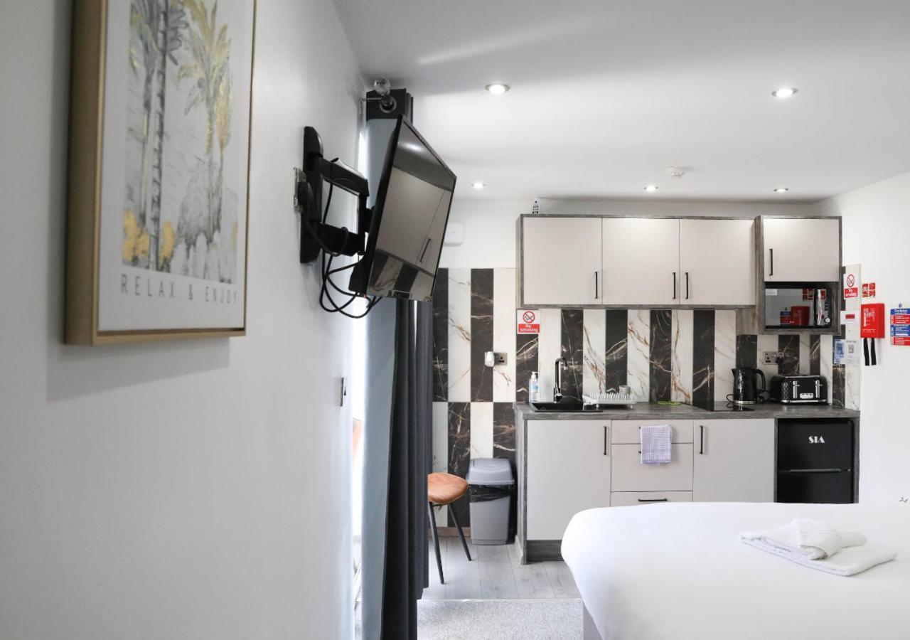 Cb Stays - Private Rooms With Ensuite And Kitchenette In بيتربرو المظهر الخارجي الصورة