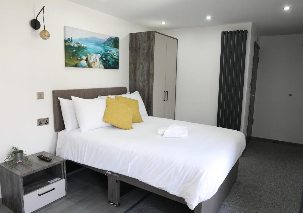 Cb Stays - Private Rooms With Ensuite And Kitchenette In بيتربرو المظهر الخارجي الصورة