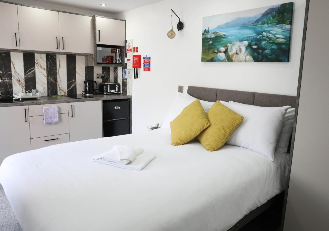 Cb Stays - Private Rooms With Ensuite And Kitchenette In بيتربرو المظهر الخارجي الصورة