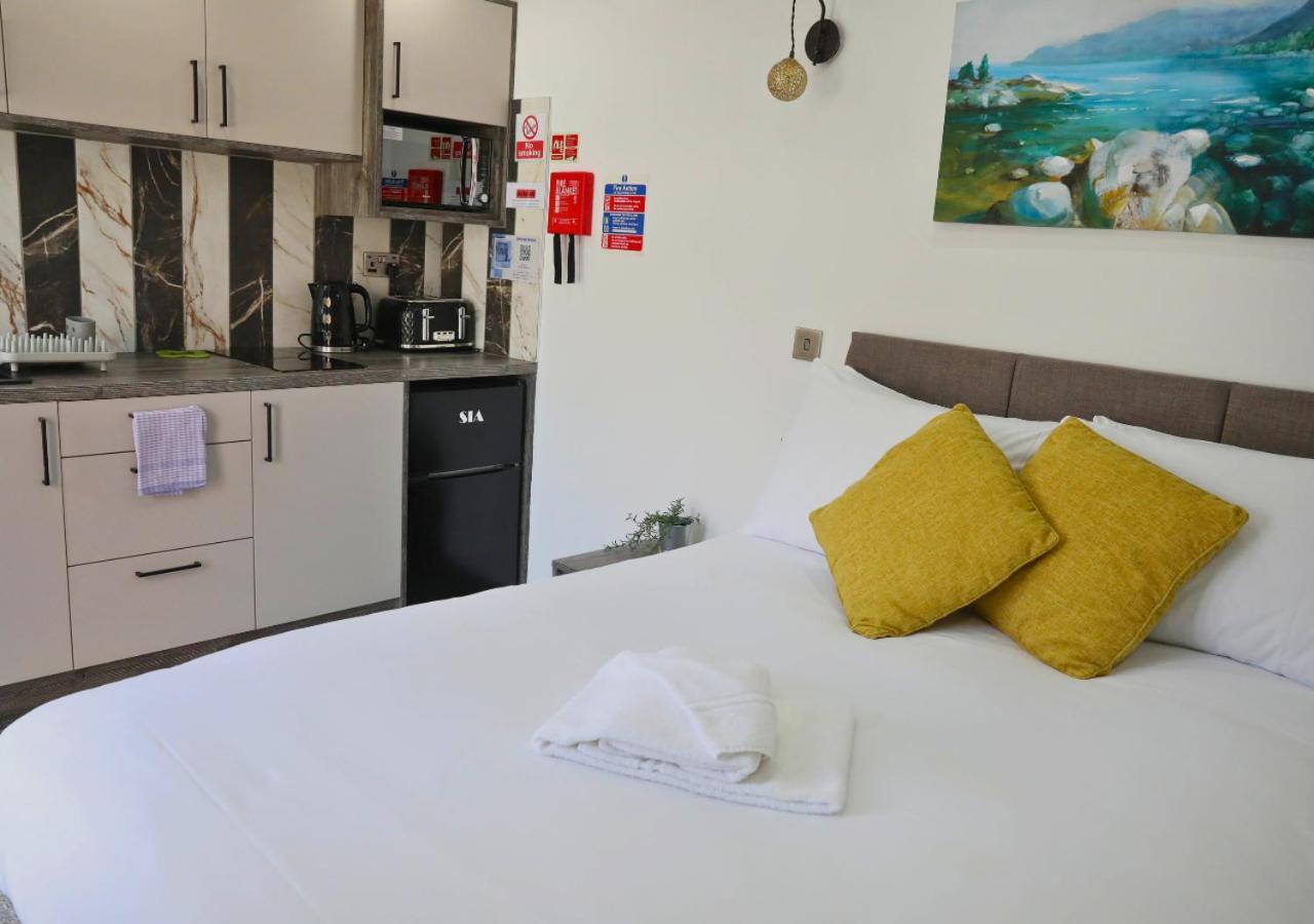 Cb Stays - Private Rooms With Ensuite And Kitchenette In بيتربرو المظهر الخارجي الصورة